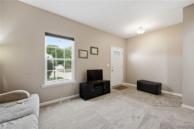 5067 Woodway Court, Hamburg, NY 14075