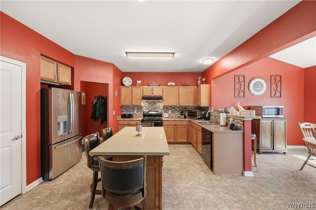 5067 Woodway Court, Hamburg, NY 14075