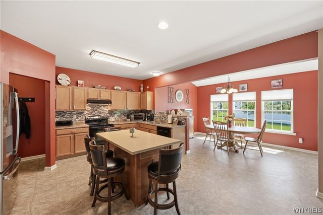 5067 Woodway Court, Hamburg, NY 14075