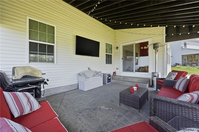 5067 Woodway Court, Hamburg, NY 14075