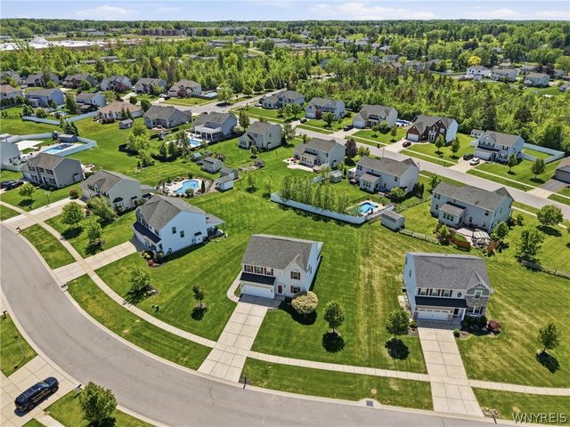 5067 Woodway Court, Hamburg, NY 14075