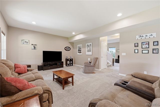 5067 Woodway Court, Hamburg, NY 14075