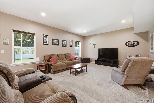 5067 Woodway Court, Hamburg, NY 14075