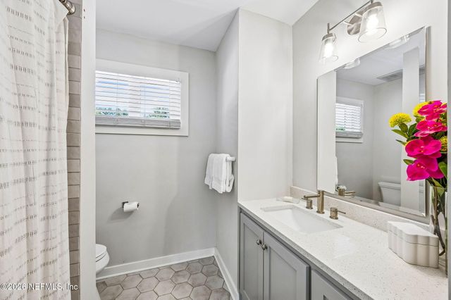 4719 IVANHOE Road, Jacksonville, FL 32210