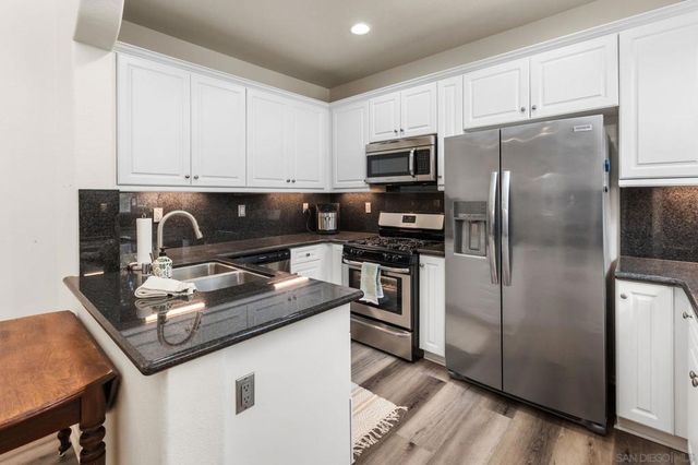 4103 Karst Rd, Carlsbad, CA 92010