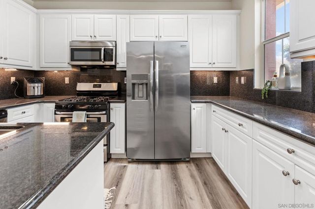 4103 Karst Rd, Carlsbad, CA 92010