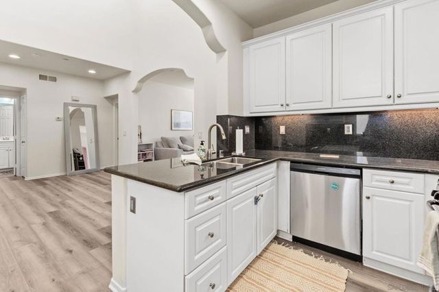 4103 Karst Rd, Carlsbad, CA 92010