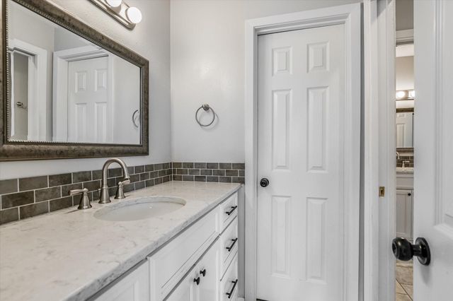 100 Lido CIR G1, Lakeway, TX 78734