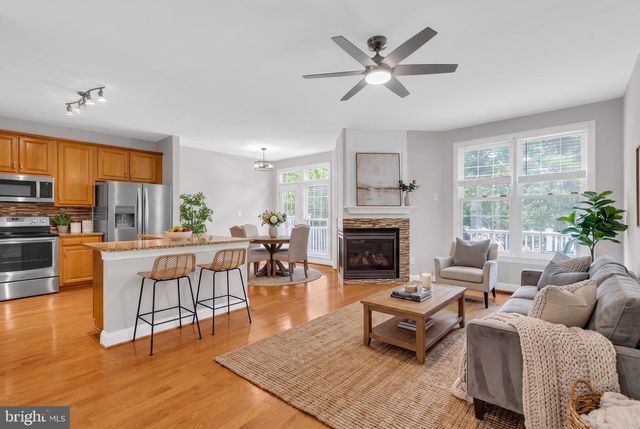 2715 PEMBSLY DR, Vienna, VA 22181