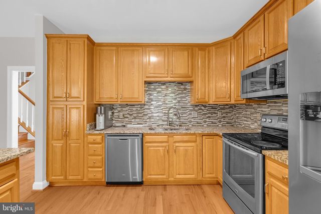 2715 PEMBSLY DR, Vienna, VA 22181