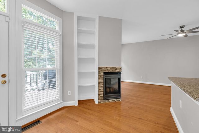 2715 PEMBSLY DR, Vienna, VA 22181