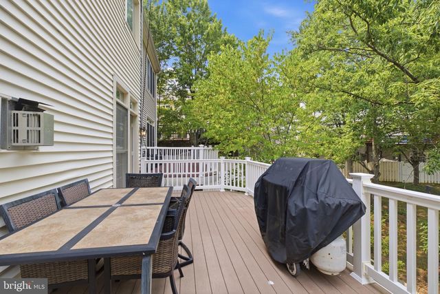 2715 PEMBSLY DR, Vienna, VA 22181