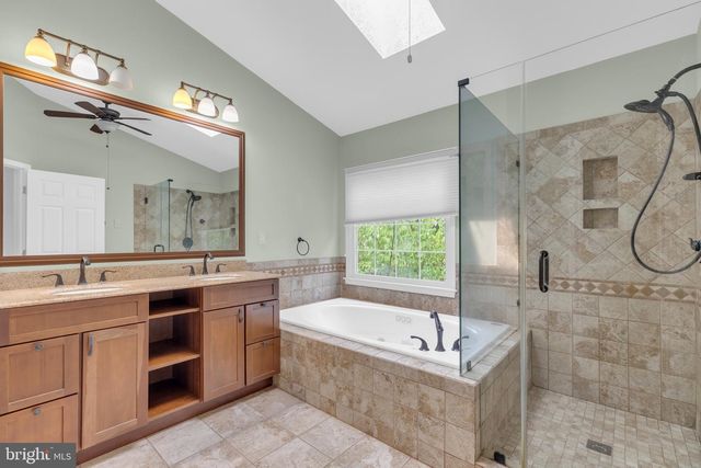 2715 PEMBSLY DR, Vienna, VA 22181