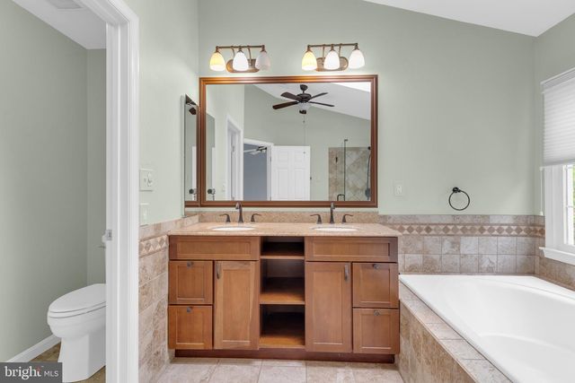 2715 PEMBSLY DR, Vienna, VA 22181