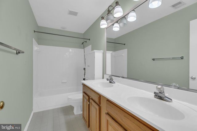 2715 PEMBSLY DR, Vienna, VA 22181