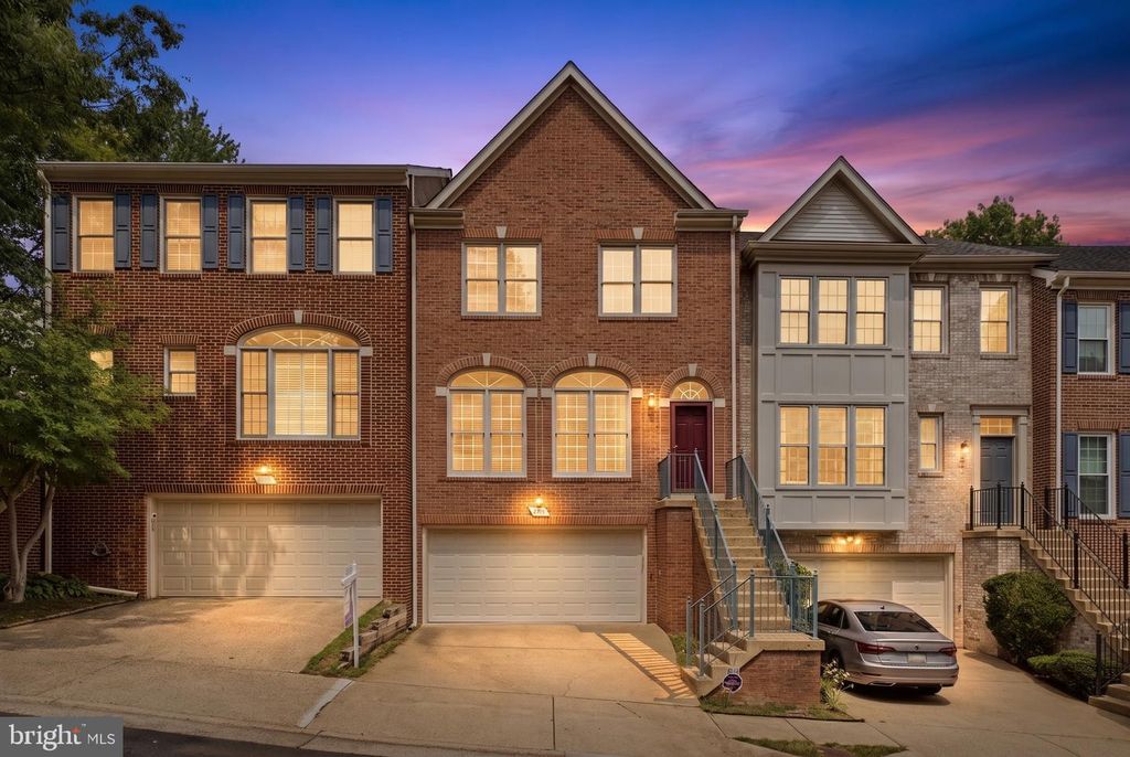 2715 PEMBSLY DR, Vienna, VA 22181