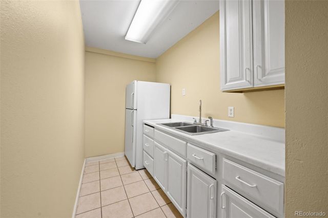 538 Olathe Street D, Aurora, CO 80011