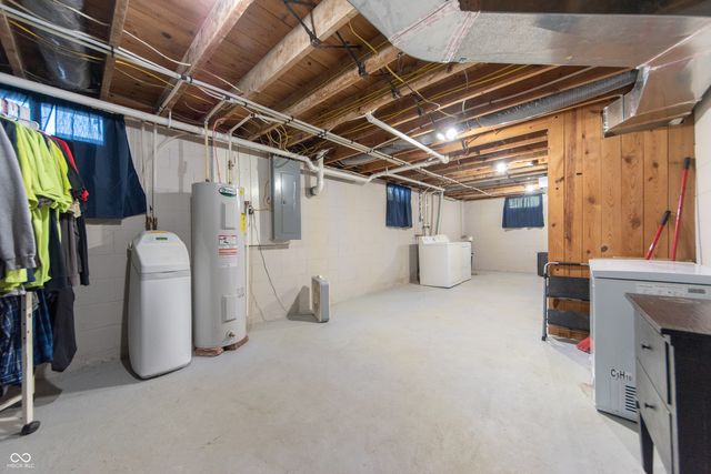 7930 E 25th Street, Columbus, IN 47203