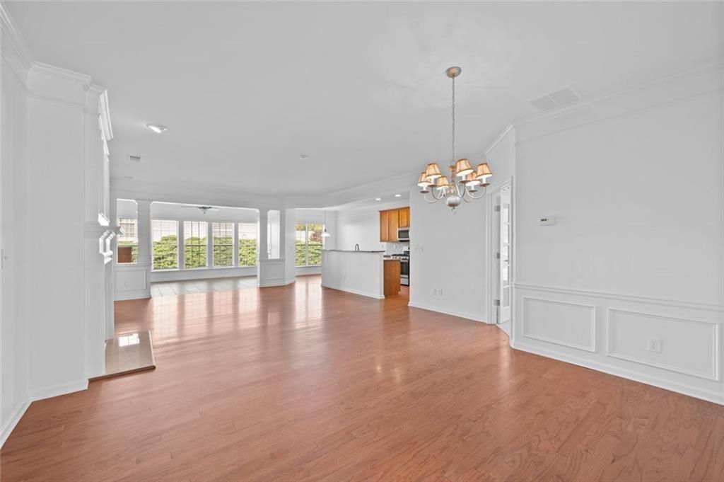 Image 11 of property listing at 5310 Kings Common Way, Cumming, GA 30040