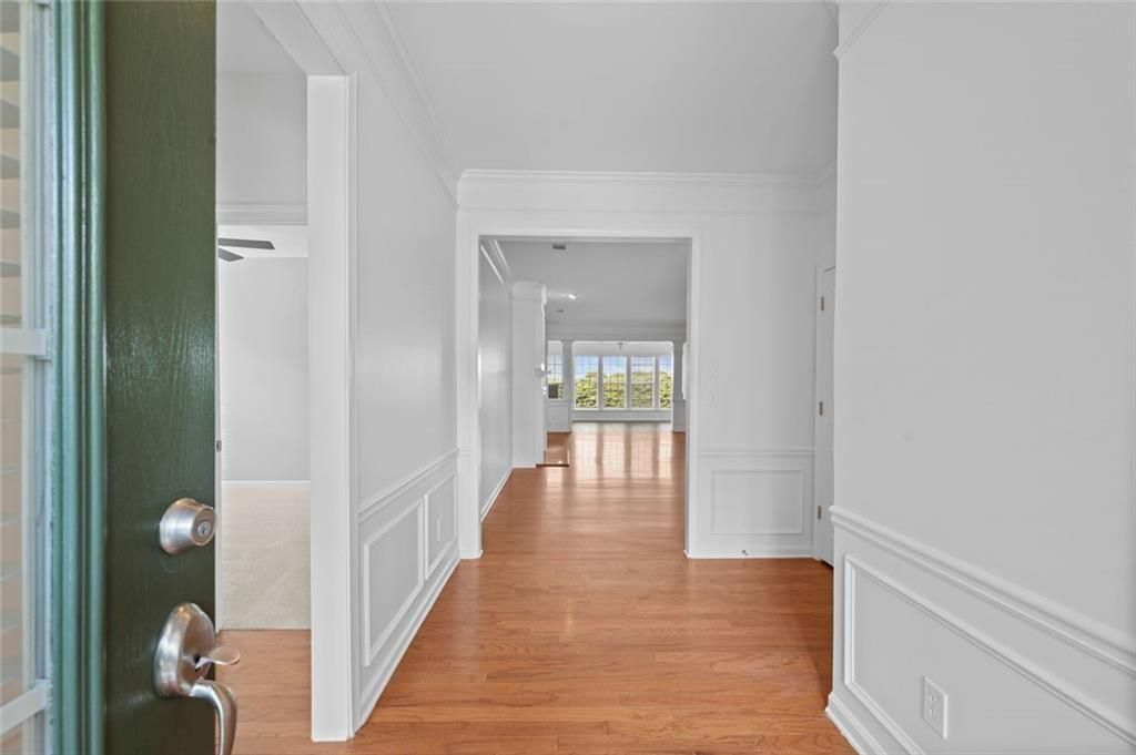 Image 9 of property listing at 5310 Kings Common Way, Cumming, GA 30040