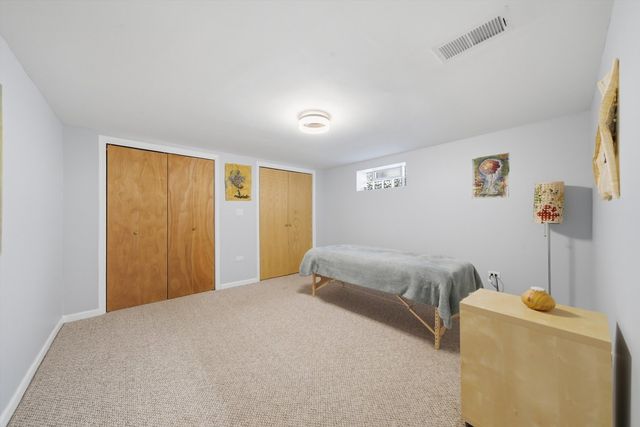 2456 W Farwell Avenue, Chicago, IL 60645