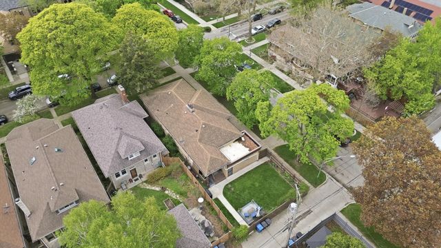 2456 W Farwell Avenue, Chicago, IL 60645