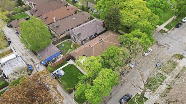 2456 W Farwell Avenue, Chicago, IL 60645