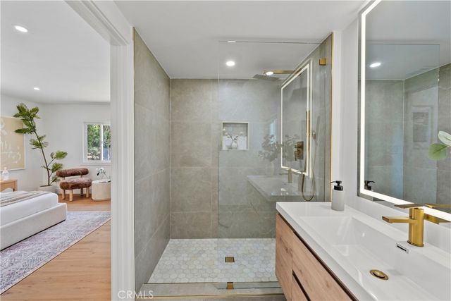 17439 Donmetz, Granada Hills, CA 91344