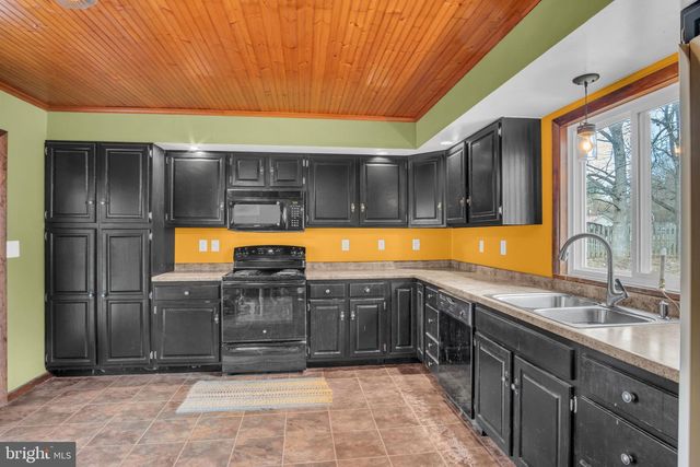 3244 SUSQUEHANNA TRL TRL, Duncannon, PA 17020