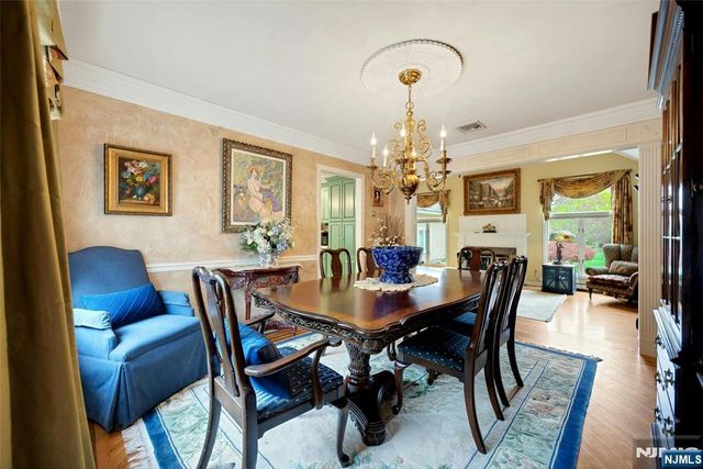 2 Crocker Mansion Drive, Mahwah, NJ 07430