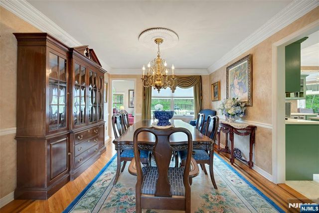 2 Crocker Mansion Drive, Mahwah, NJ 07430