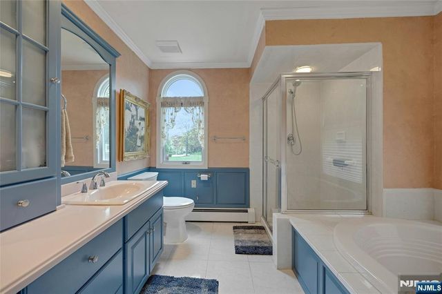 2 Crocker Mansion Drive, Mahwah, NJ 07430