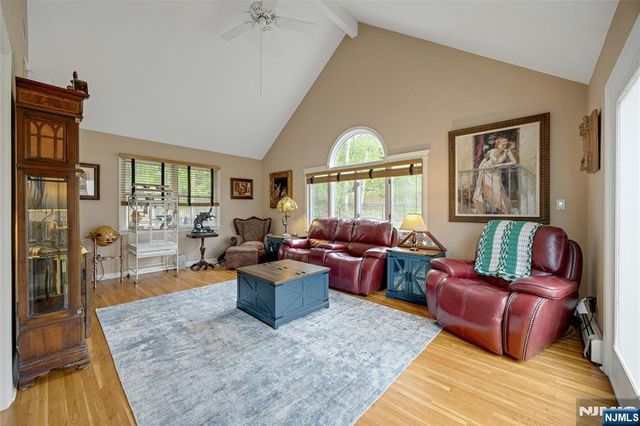 2 Crocker Mansion Drive, Mahwah, NJ 07430