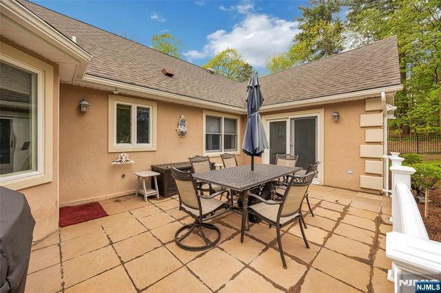 2 Crocker Mansion Drive, Mahwah, NJ 07430