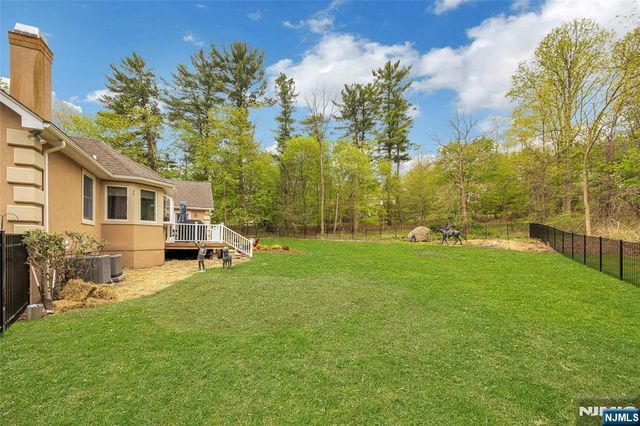 2 Crocker Mansion Drive, Mahwah, NJ 07430