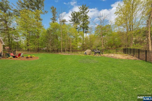 2 Crocker Mansion Drive, Mahwah, NJ 07430