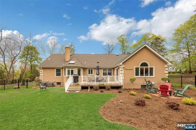 2 Crocker Mansion Drive, Mahwah, NJ 07430