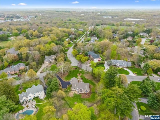 2 Crocker Mansion Drive, Mahwah, NJ 07430