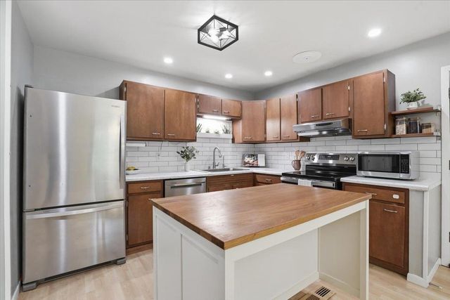 2402 Westbrook Lane, Madison, WI 53711
