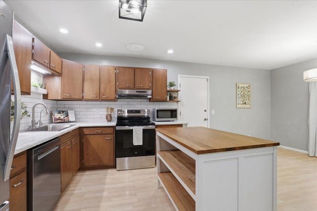 2402 Westbrook Lane, Madison, WI 53711