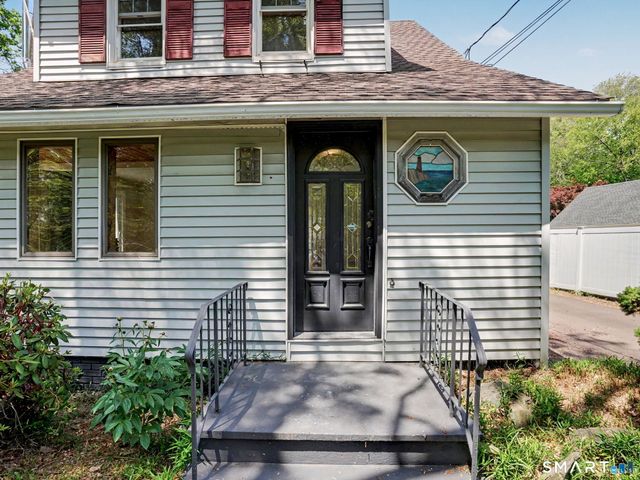 283 Derby Avenue, Orange, CT 06477