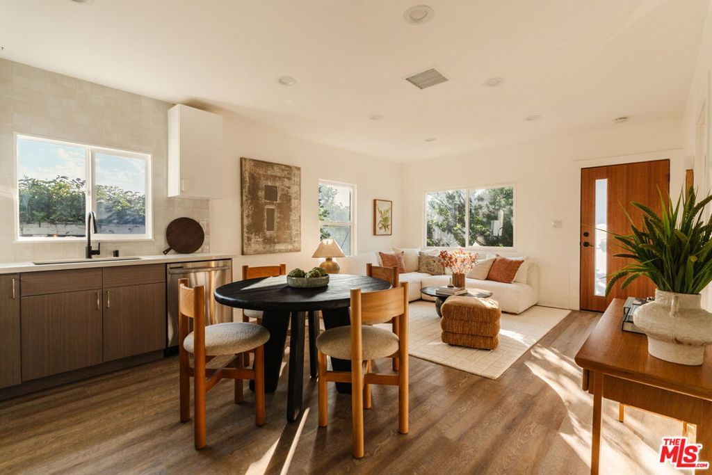 Image 1 of property listing at 2826 Macon Street, Los Angeles, CA 90065