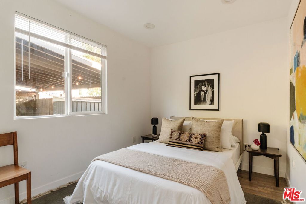 Image 24 of property listing at 2826 Macon Street, Los Angeles, CA 90065