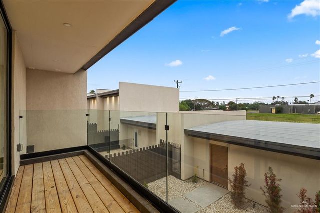 1408 S 7th Avenue, Edinburg, TX 78539