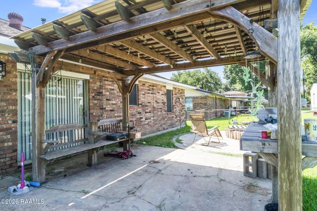 111 Lolly Drive, Lafayette, LA 70501