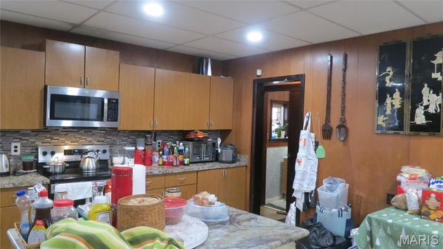500 S 9th Street, Wood River, IL 62095