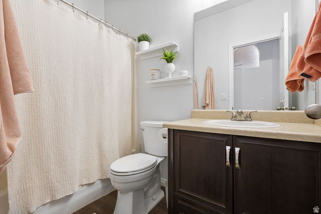 726 N SKIPTON DR, North Salt Lake, UT 84054