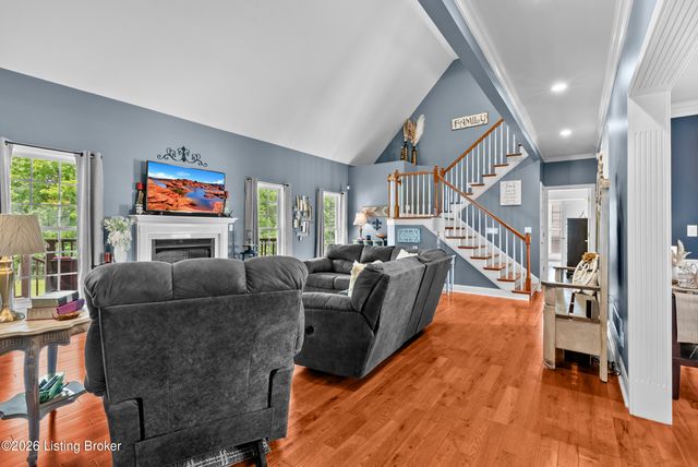 289 Windsor Dr, Taylorsville, KY 40071