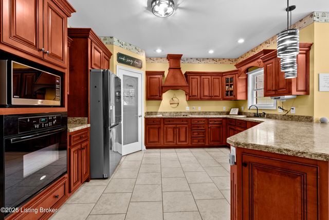 289 Windsor Dr, Taylorsville, KY 40071