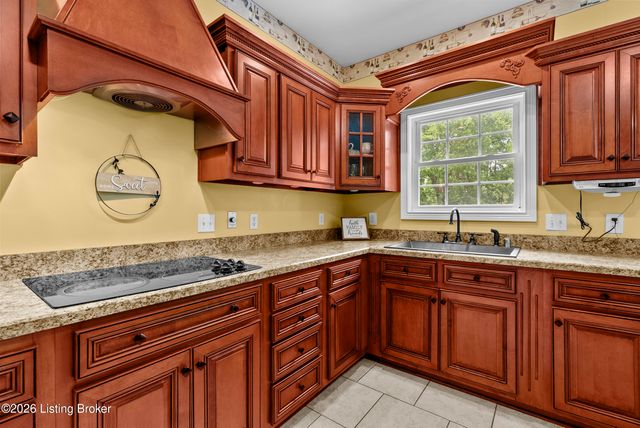 289 Windsor Dr, Taylorsville, KY 40071